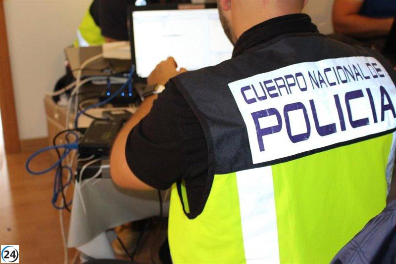 Arrestada por amenazar a agentes y publicar su información en redes sociales.