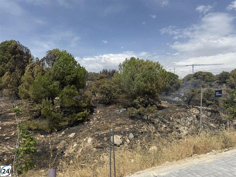 Incendio en Torrelodones: cuatro helicópteros y 14 equipos luchan para extinguirlo.