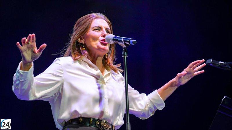 Mónica Molina deslumbró con un concierto sorpresa en Veranos de la Villa.