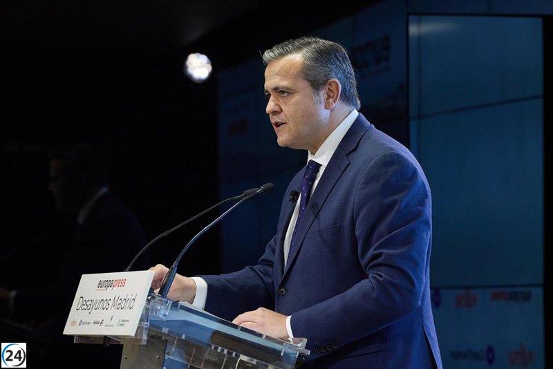 La Comunidad impugnará el decreto de distribución de inmigrantes, denunciando falta de transparencia y desigualdad.