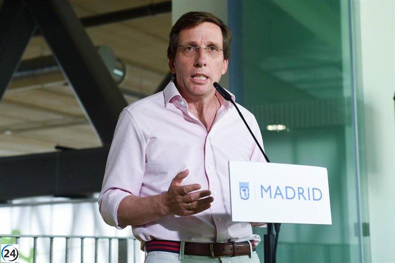 Almeida refrenda su compromiso laboral, aunque evita pronunciarse sobre su futuro político.