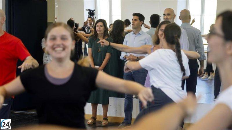 La Comunidad capacita a 145 bailarines como asistentes de danza en escuelas públicas.