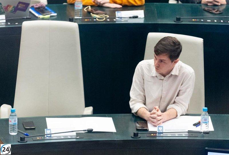 Rubiño señala a Almeida por afectar a Madrid con un turismo excesivo y crear obstáculos para las familias.