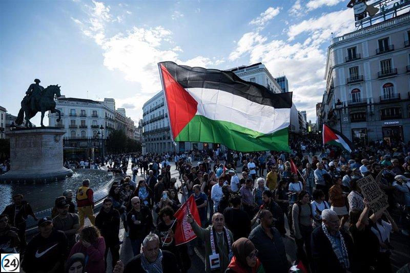 Vox solicita detener la financiación de iniciativas palestinas en Puente de Vallecas por falta de conexión con la comunidad.