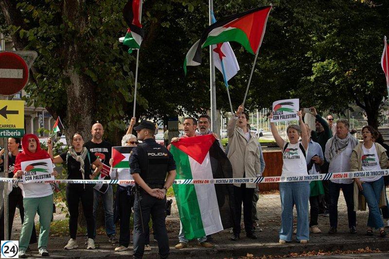 Almeida presiona al delegado a actuar con firmeza frente a los disruptores de la Vuelta y promete más recursos.
