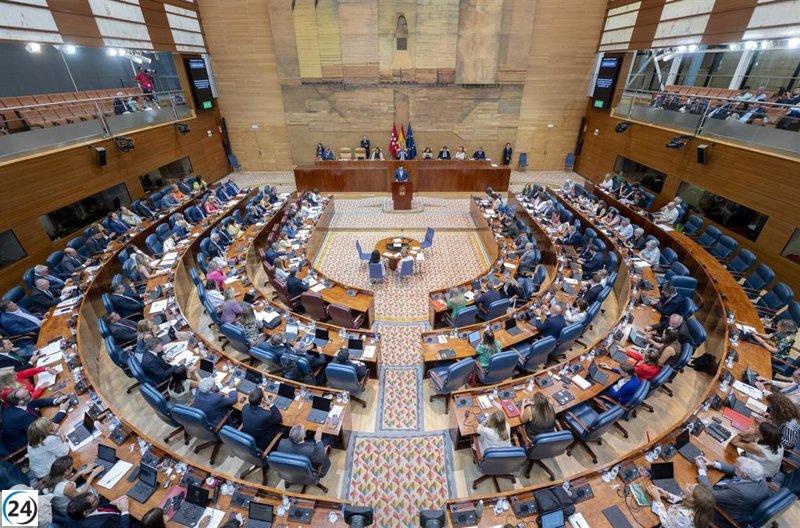 Gobierno critica a Ayuso por no pedir perdón ni renunciar, subrayando que eran sus únicas opciones honorables.