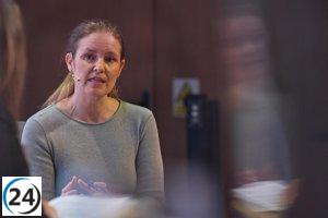 Ayuso impulsa capacitación en el extranjero para inmigrantes en empleos escasos.