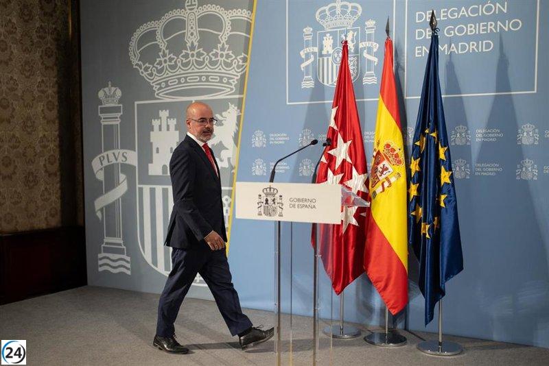 Gobierno urge colaboración entre administraciones para resolver el problema del hotel invadido en Barajas.