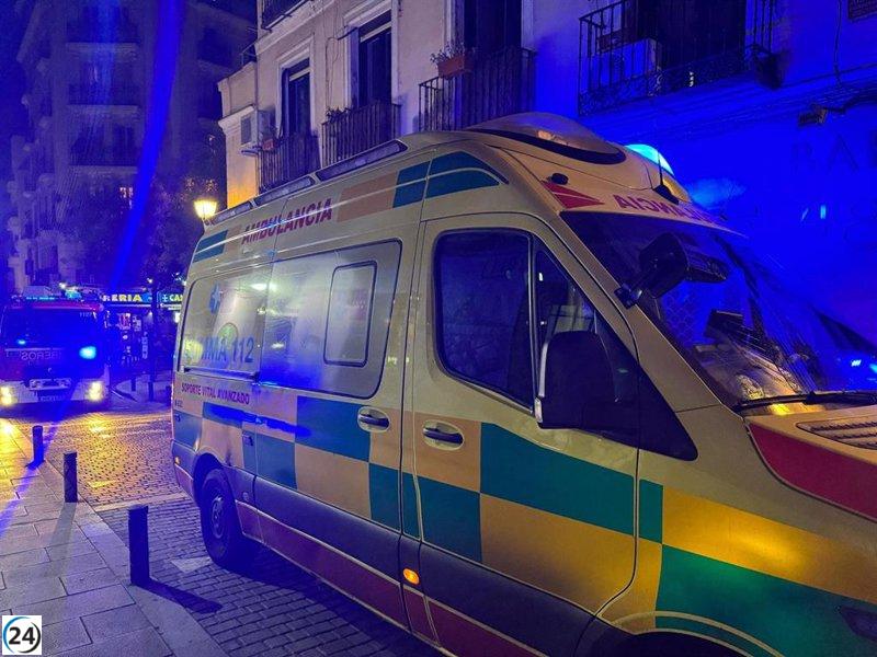 Hombre pierde cuatro dedos en Madrid por explosión de material que manipulaba.