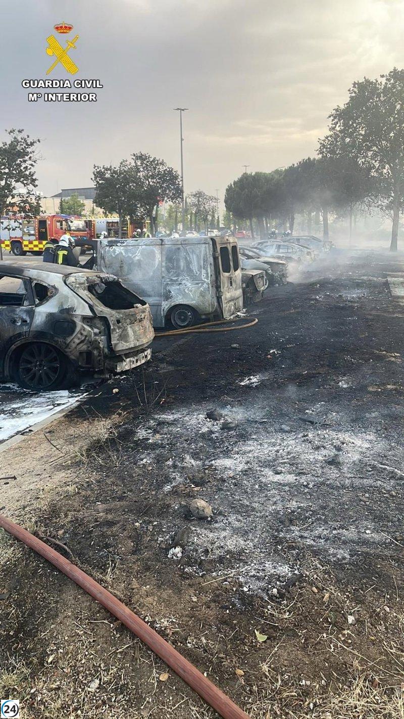 Capturan a dos sospechosos del incendio en el aparcamiento de intu Xanadú en agosto.