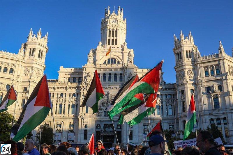 PSOE acusa a Almeida de censurar la manifestación por Palestina al apagar las cámaras del Ayuntamiento.