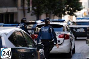Capturan a un hombre de 40 años en plena entrega de drogas en su auto en Puente de Vallecas.