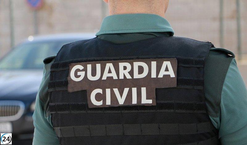 La Guardia Civil descubre en Fuenlabrada más de 150.000 productos falsificados.