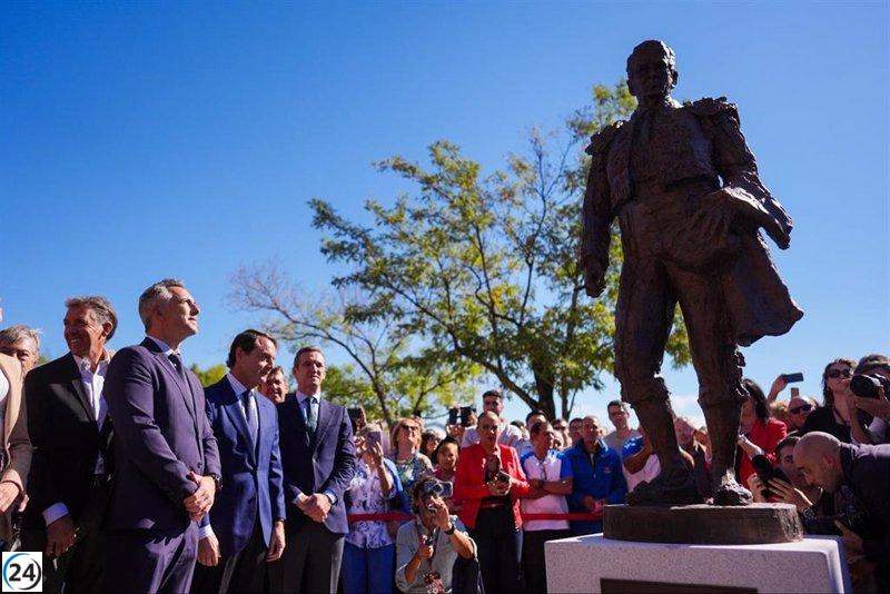 Novillo afirma que la tauromaquia vive su mejor momento tras la inauguración de la estatua de 'Antoñete'.