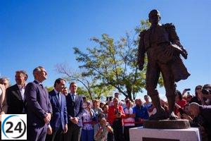 Novillo afirma que la tauromaquia vive su mejor momento tras la inauguración de la estatua de 'Antoñete'.