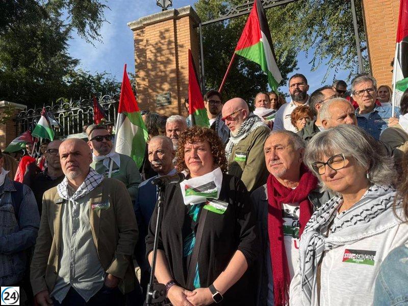 Sindicatos protestan en el Niño Jesús en memoria de menores caídos en Gaza y reclaman el cumplimiento del plan de paz.