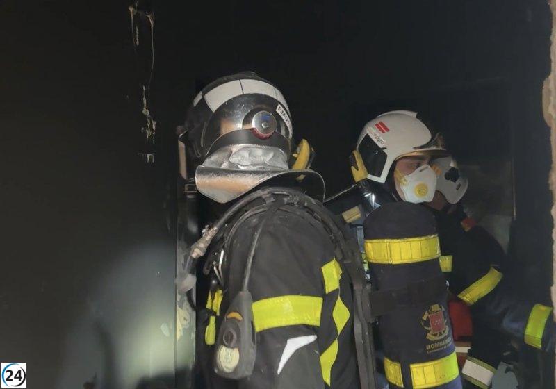 Incendio en Rivas provoca evacuación de un edificio, sin reportes de heridos.