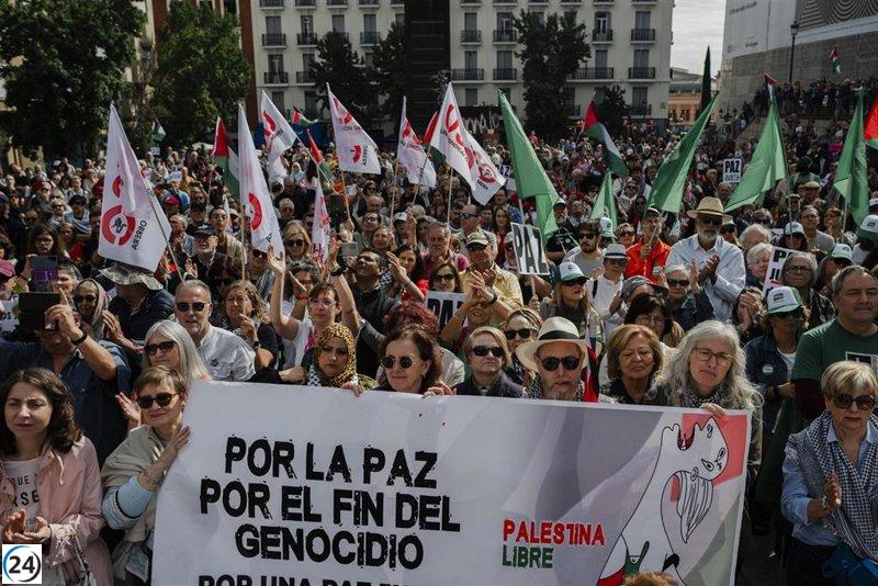 Manifestantes en Madrid exigen una paz duradera en Palestina y el respeto de la legalidad por parte de Israel.