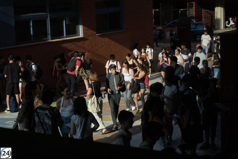 Ayuso ajusta sanciones en la Ley de Universidades y anuncia reducción de multas.