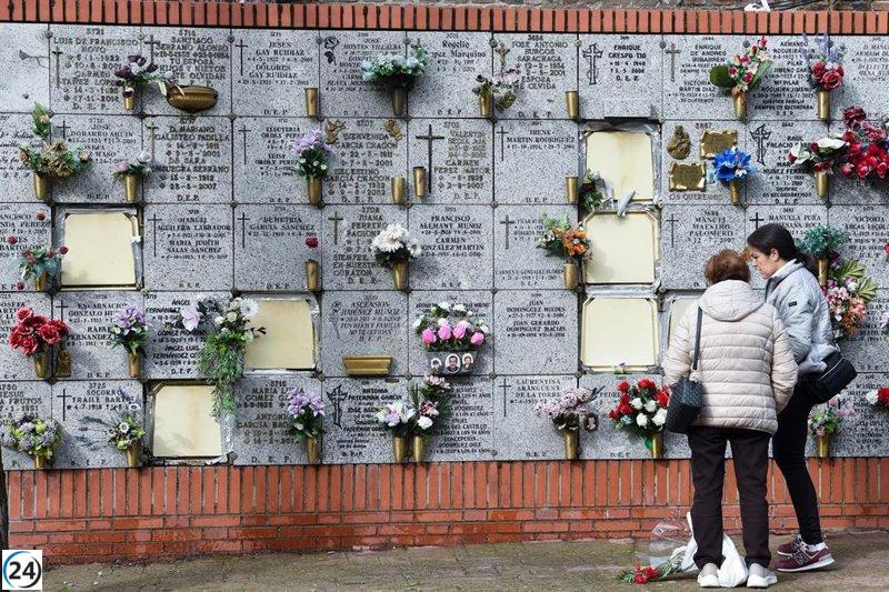 Cementerios municipales rendirán homenaje a Difuntos con recorridos y veladas musicales.