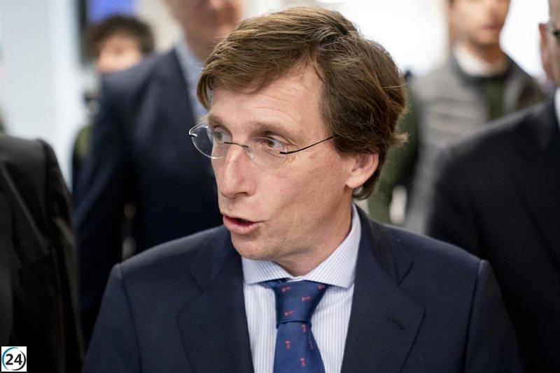 Almeida critica el revanchismo del Gobierno y desafía a instalar una placa de memoria en la Checa de Fomento.