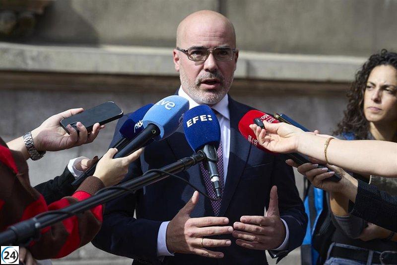 El representante gubernamental afirma que la repatriación de migrantes se realiza legalmente.