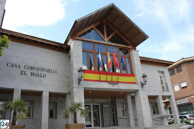El PSOE destituye a concejales de El Boalo por aliarse con exmiembro de Vox en moción de censura.