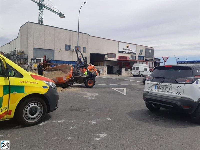 Obrero resulta gravemente herido tras ser golpeado por máquina en Moralzarzal.