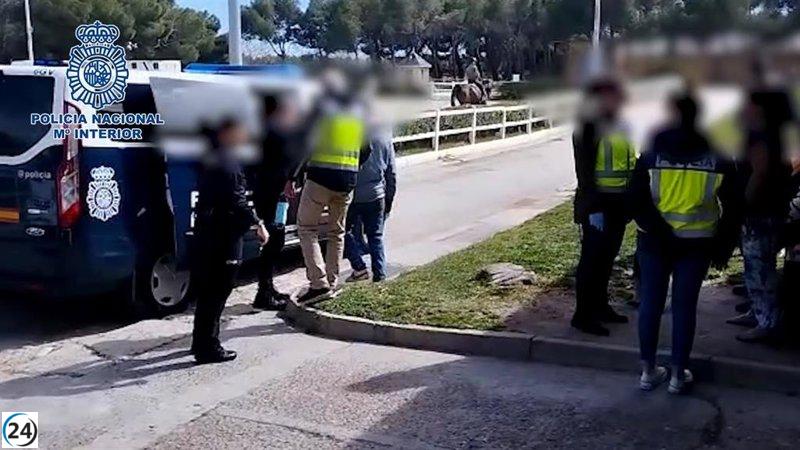 17 arrestos por explotación laboral en centros hípicos.