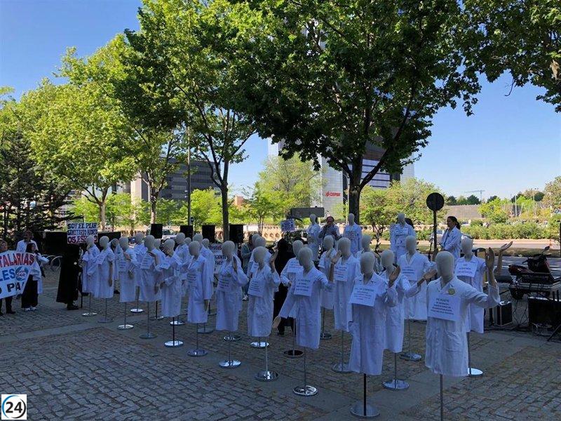 Falta planificación en simulacro de ausencia de médicos en urgencias extrahospitalarias con maniquíes.