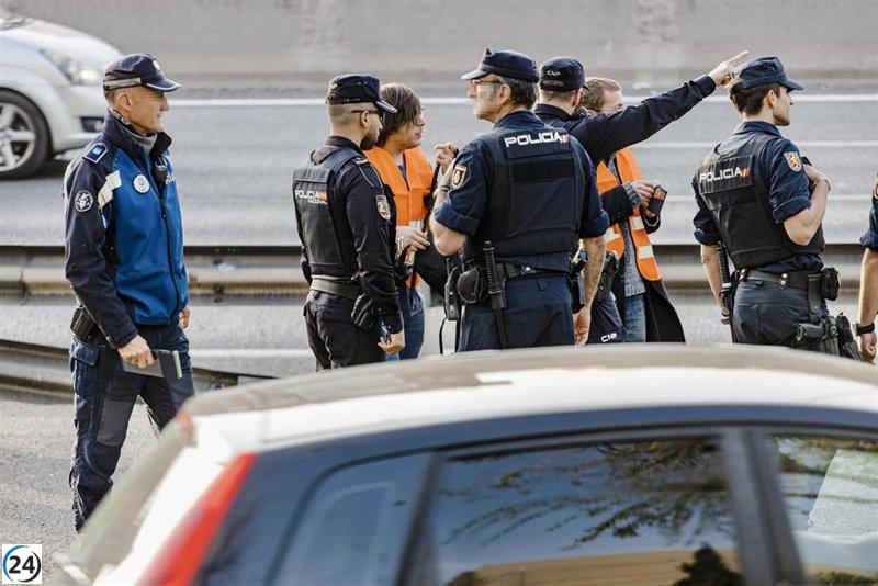 Dos presos fugados durante una excursión en Aranjuez son buscados por las autoridades.