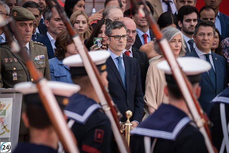 Enfrentamiento Comunidad y Gobierno por intento de Bolaños de subir a tribuna en acto cívico-militar de Sol.