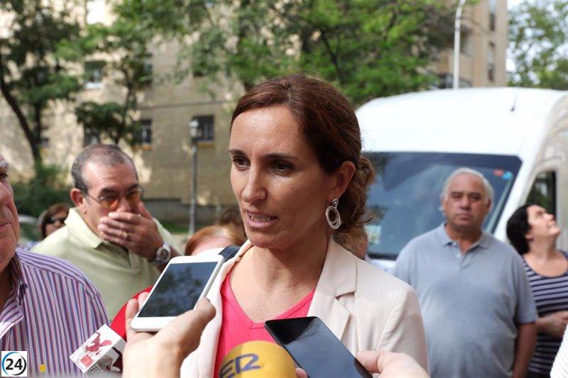 Mónica García defiende la vivienda pública frente a los avales hipotecarios de Sánchez para jóvenes.