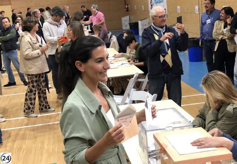Monasterio llama a comprometerse en las urnas para mejorar.
