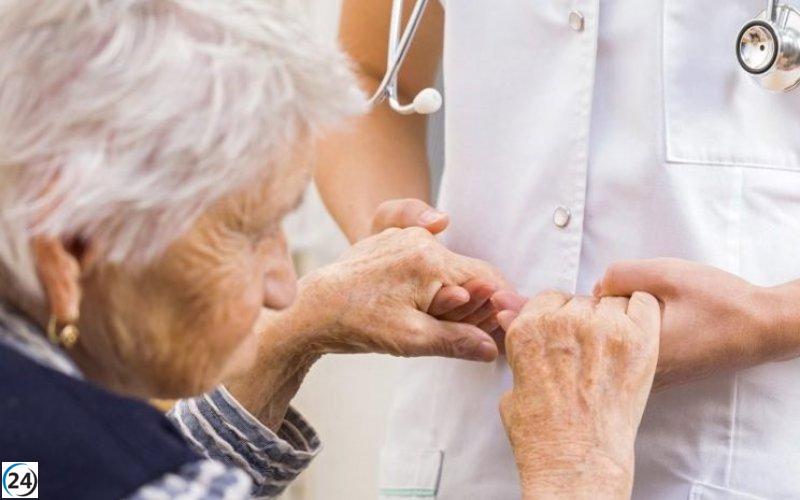 La Comunidad ofrece talleres gratuitos sobre alzhéimer para profesionales y familiares.