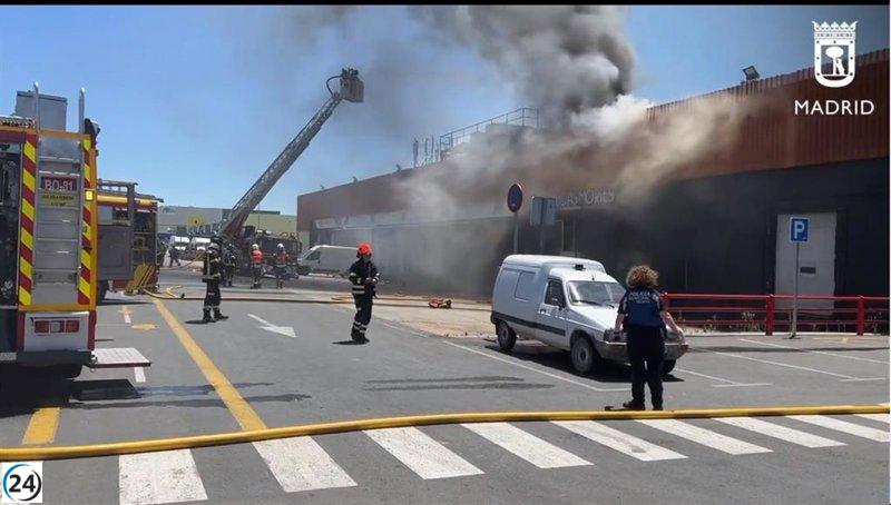 Éxito de los bomberos al controlar fuego en Mercamadrid