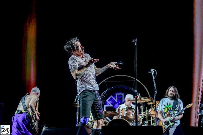 Los Red Hot Chili Peppers decepcionan y los colapsos dominan el último día del Mad Cool 2023.