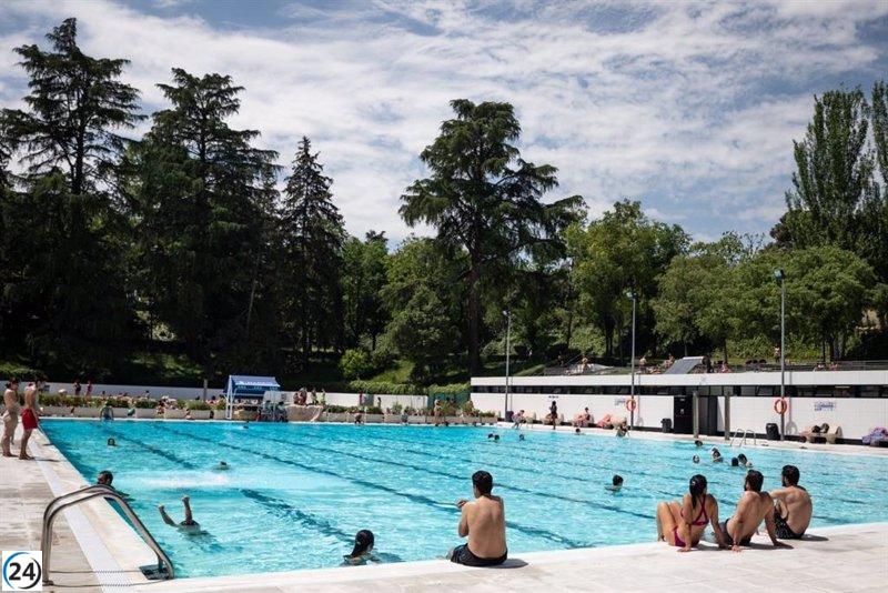 El Ayuntamiento de Madrid despliega 20 piscinas y duplica las entradas disponibles para adquirir en las taquillas.