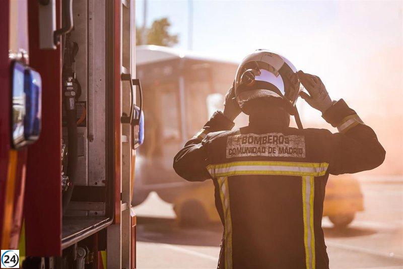 Tres heridos leves por incendio en una vivienda de Coslada