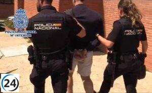 Detenido individuo acusado de realizar un acto de contacto inapropiado a una reportera durante una transmisión en vivo