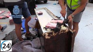 Desarticulada red de narcotráfico que ocultaba cocaína en muebles disfrazados de envíos internacionales