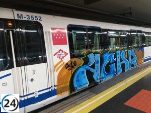 Cinco delincuentes aprehendidos por vandalizar trenes de Metro y Cercanías, provocando perjuicios estimados en 20.000€.