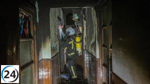 Tres personas intoxicadas en un incendio domiciliario en Pozuelo de Alarcón.