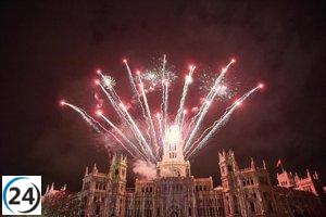 La capital se llenará de espíritu navideño: Madrid se iluminará con 6.600 cadenas y tendrá 11 abetos decorando sus calles, mientras que la icónica gran bola cambiará de ubicación.