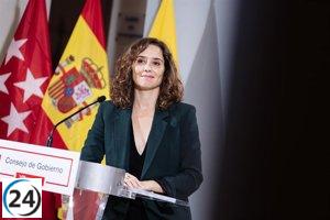 Ayuso arremete contra Sánchez por sumergir nuevamente a los madrileños en el caos debido a los constantes retrasos de Renfe.