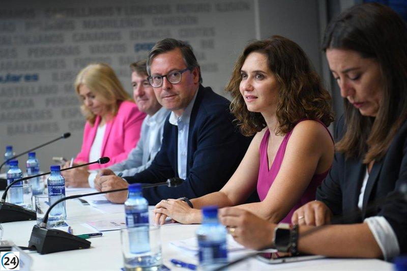 Líderes del PP muestran apoyo a Israel en acto de silencio frente a sus ayuntamientos