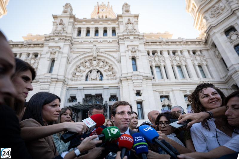 Almeida reprocha a Más Madrid su postura política y su neutralidad con Israel.