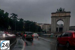 Fuerte lluvia en Madrid causa cortes de tráfico en M-50 y complicaciones en accesos carreteros