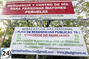 Políticos demandan respeto para los ancianos durante visita a la residencia de Peñuelas
