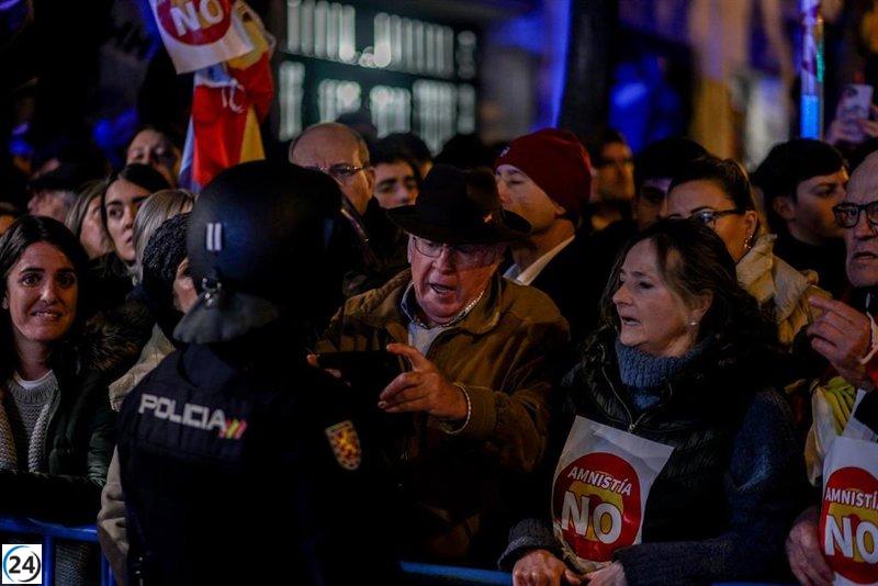Protesta contra la amnistía se traslada al Congreso a pesar del blindaje policial en Ferraz